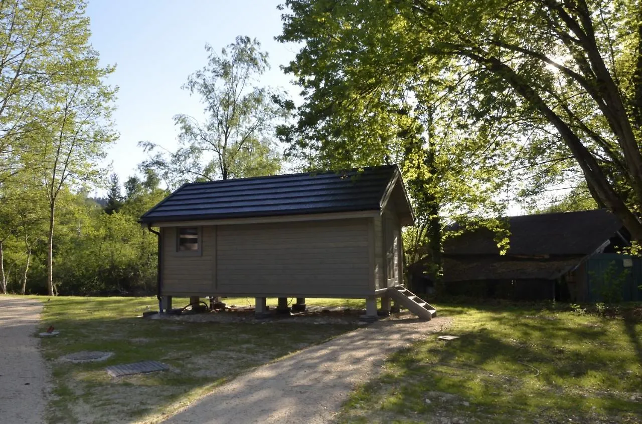 Les Lodges Du Lac Saint-Alban-de-Montbel