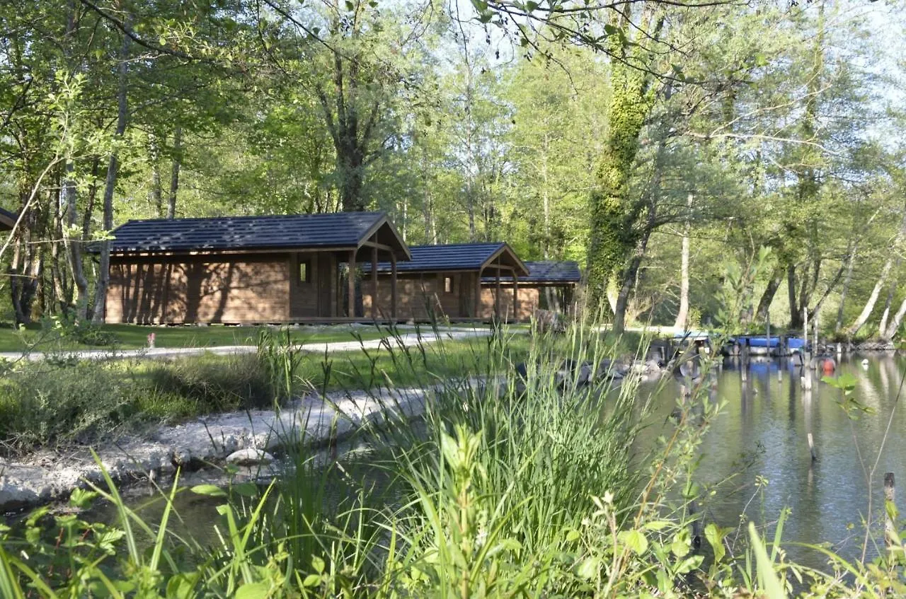 Hotel Les Lodges Du Lac Saint-Alban-de-Montbel