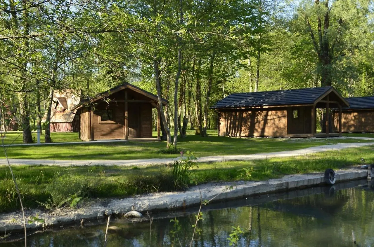 Les Lodges du Lac Saint-Alban-de-Montbel Hôtel