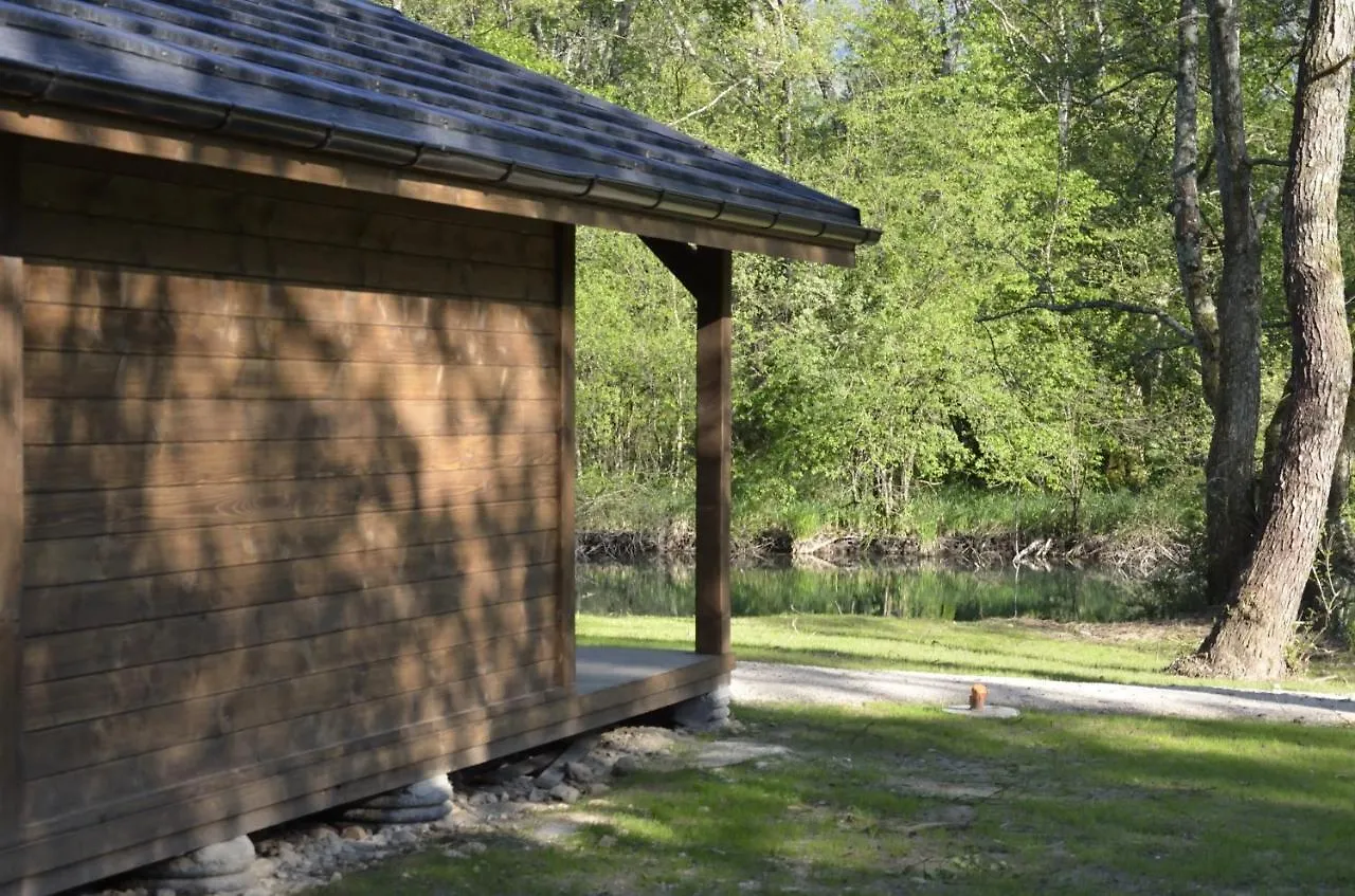 Les Lodges du Lac Saint-Alban-de-Montbel Hotel